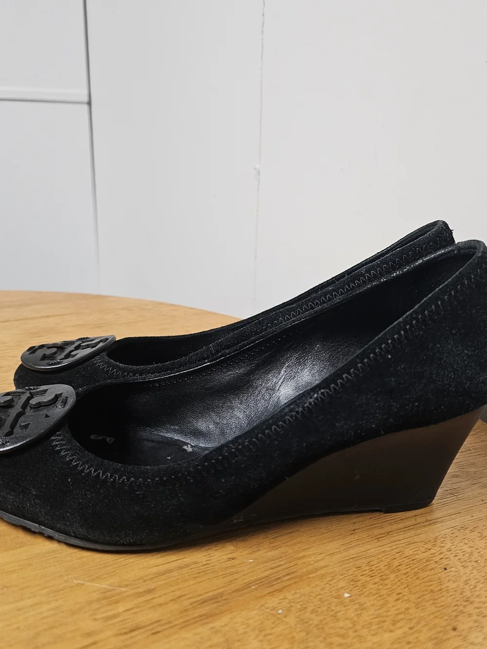 Tory Burch Black Suede Logo Ballet Flats Leather Womens Size 9 Office Siren Work